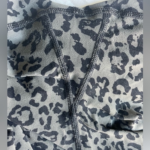 Athleta Elation Ultra High Rise Tight Leopard Arbor Green Olive small petite - Picture 5 of 6